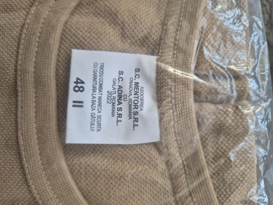 Tricouri combat diferite modele