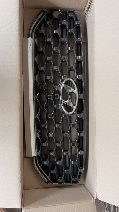 Решетка радиатора Сантафе  2023