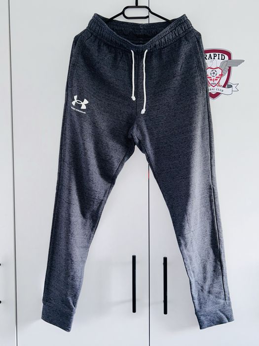 Pantaloni trening UnderArmour ,