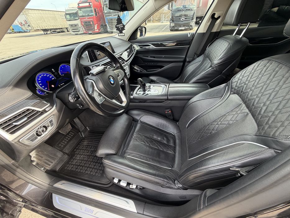 BMW 7 Series 2018 — imagine 10