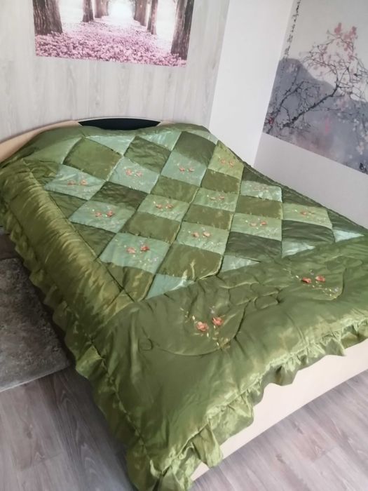 Продам БУ полотенца, покрывала, одеяла