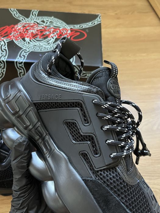 Versace chain reaction