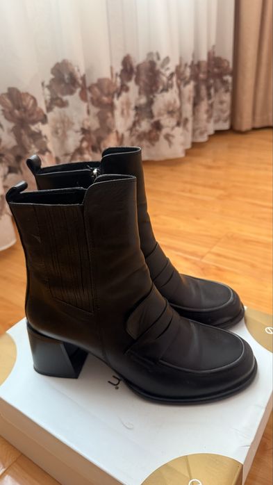 Сапоги с каблуком