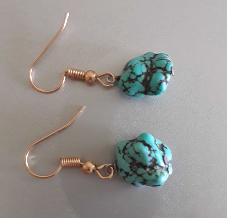 Вносни обеци с тюркоаз