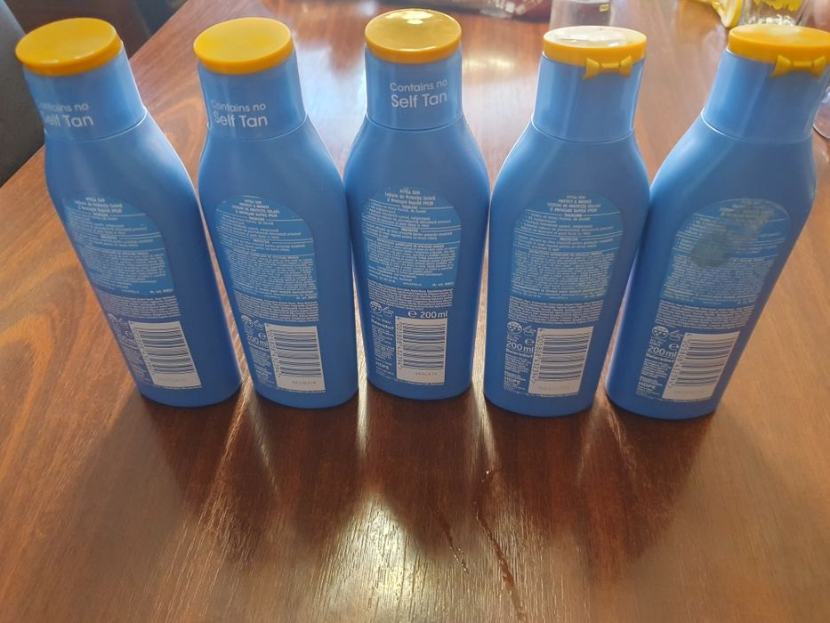 Vand lot 5 creme de plaja Nivea Sun 20
