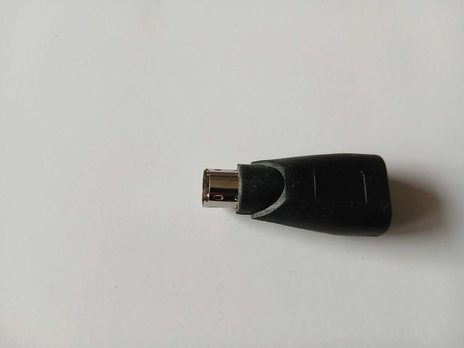 Продавам нов неупотребяван USB => PS/2  преходник