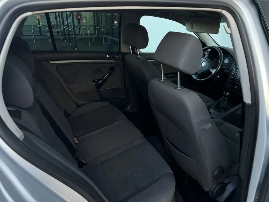 Vând Volkswagen Golf 5, an fabricație 2006, motor 1.9 TDI diesel
