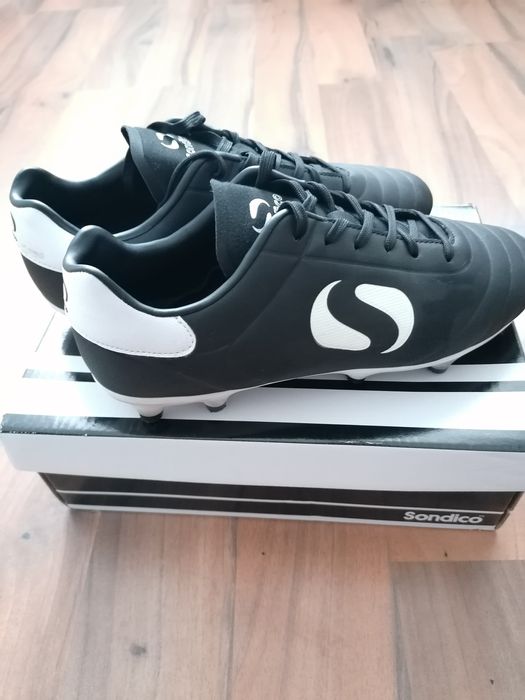 Футболни бутонки Sondico