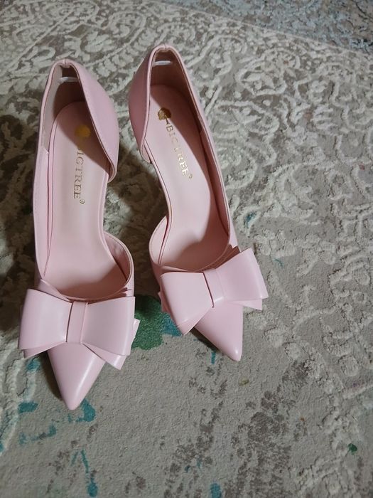 Туфли для девушек и женщин