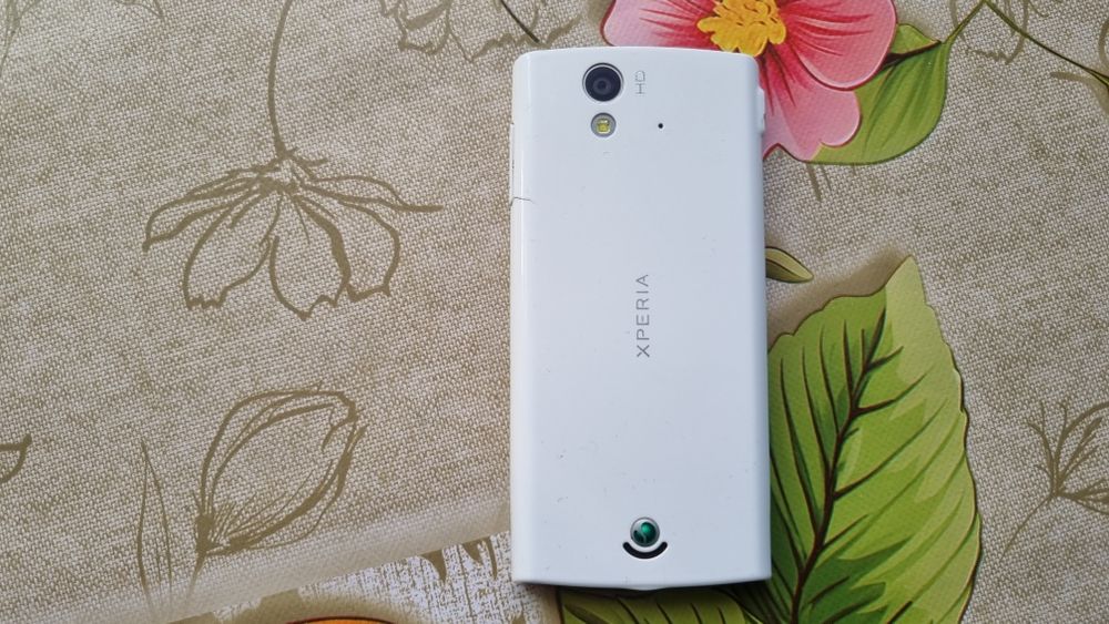 Sony ericsson xperia st18i