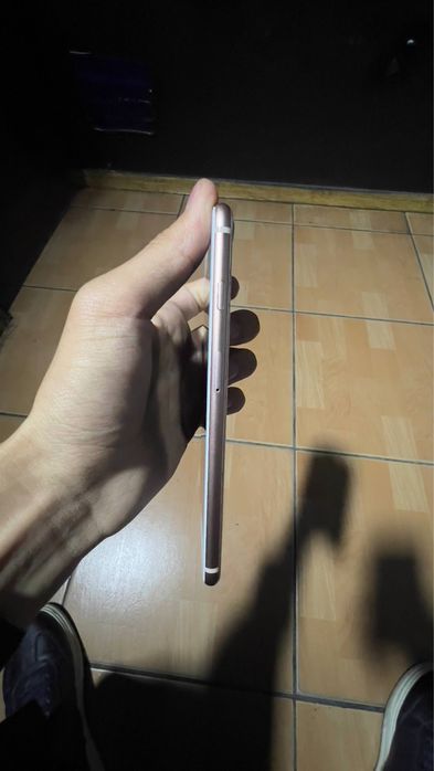 Айфон 8 плус сотилади