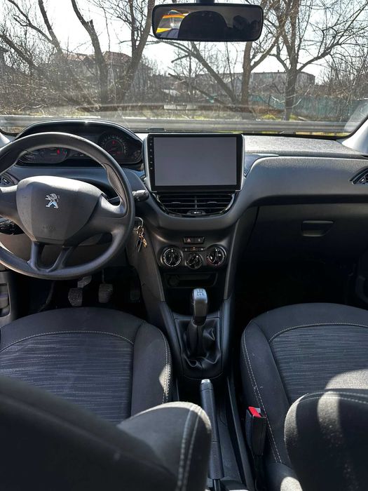 PEUGEOT 208 2014