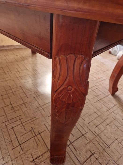 Стол дубовый обеденныйй