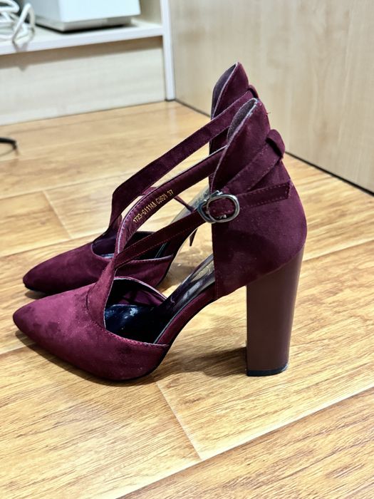 Туфли бордовый 1