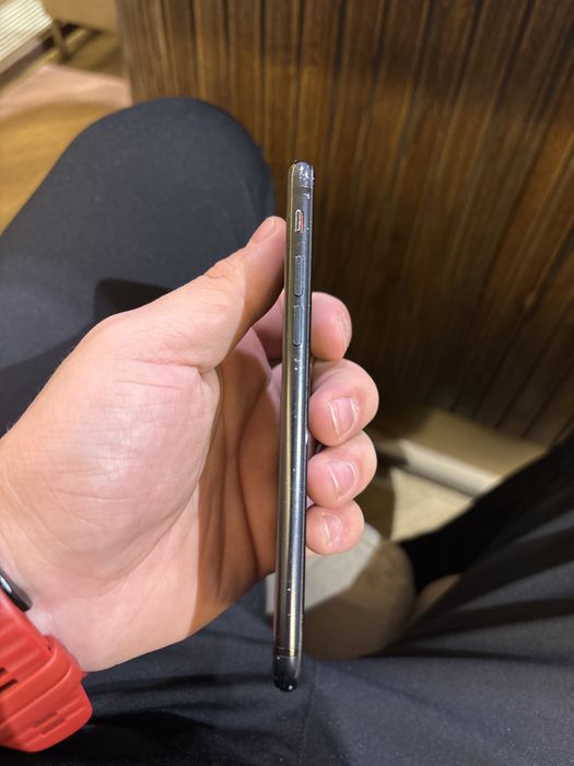 Айфон se 2020 продам 64гб