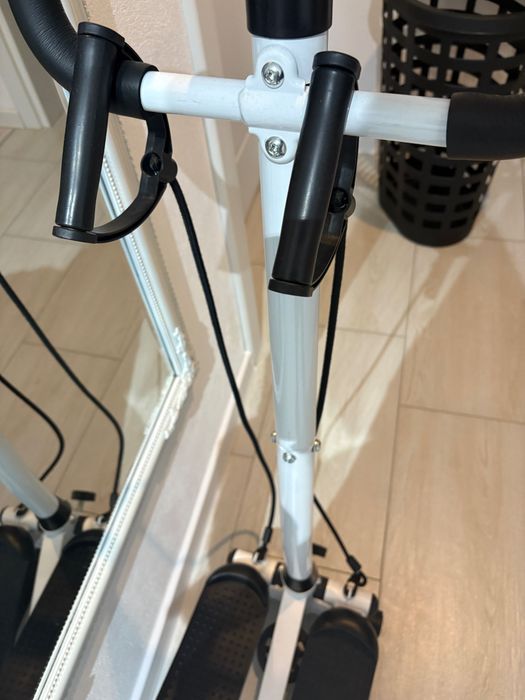 Vând stepper cu corzi elastice