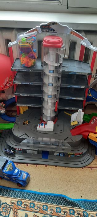 Парковка и дорога