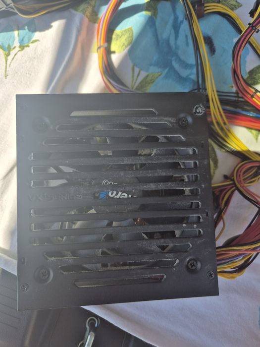 Продам блок питания Aero cool vx plus 550w550w