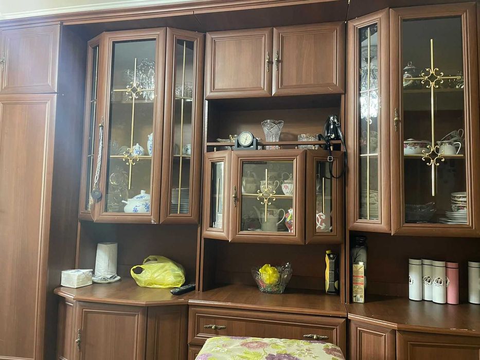 Продается стенка диван шифоньер все для дома