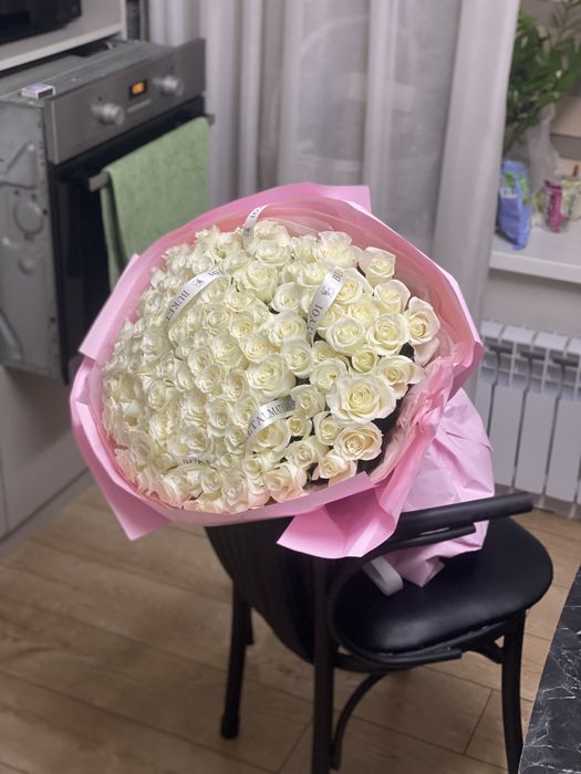 Цветы 101 роза, букет из белых роз