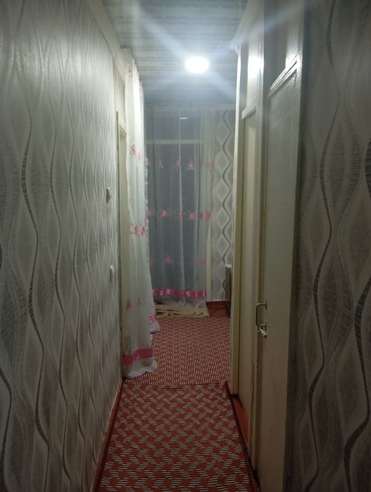 3xonali 4-etajda uy sotiladi