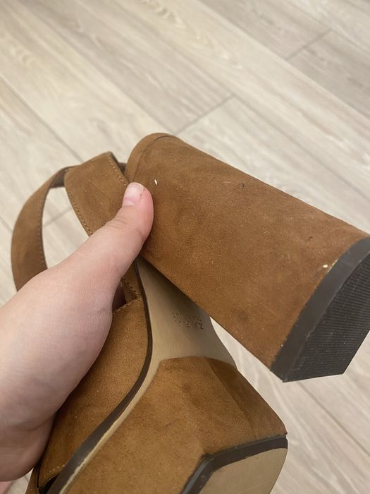 Босоножки -нубук  ZARA