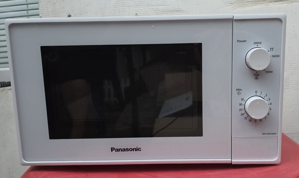 Микровълнова Panasonik 20L