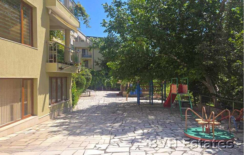 Обзаведен двустаен апартамент в White Lagoon – на 300 м от плажа