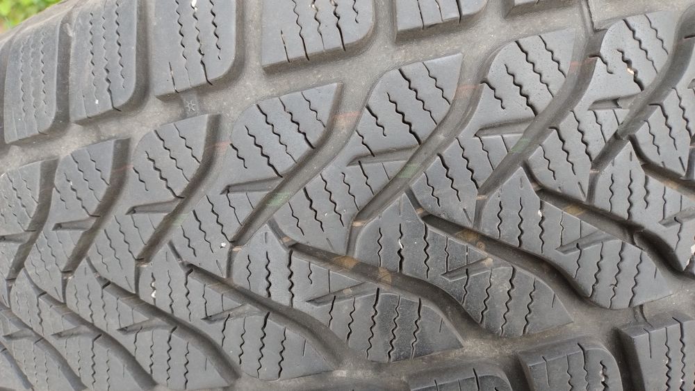 Промоция, 4 зимни гуми Ласа, 215/65/17, 7 ММ грайфер!