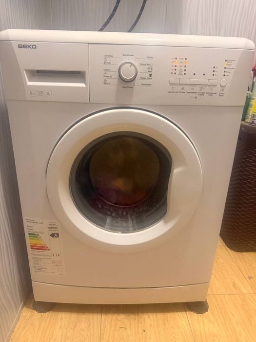 Kir moshina sotiladi