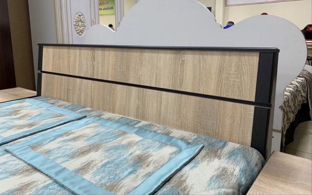 Продам спальный гарнитур