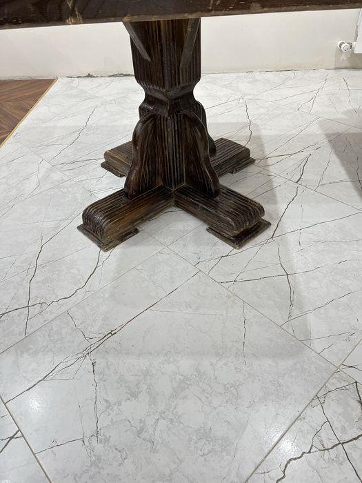 Продам 2 стола (деревянные)