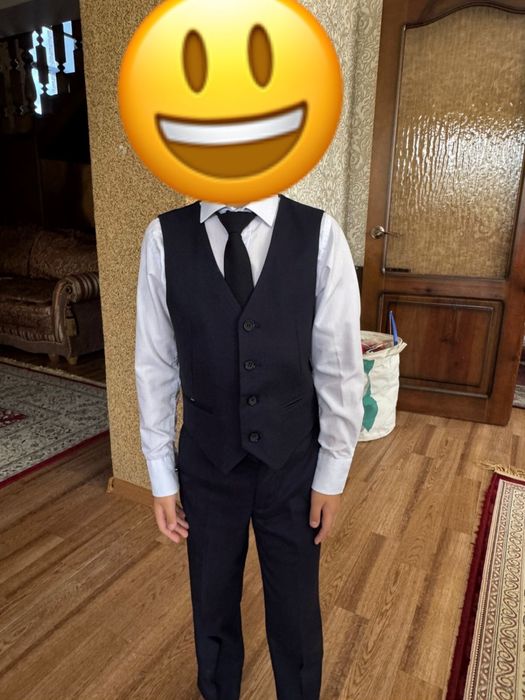 Срочно продам школьный костюм с брюками