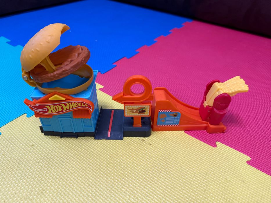 Писти Hot wheels