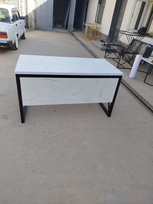 Рабочий стол из лофта