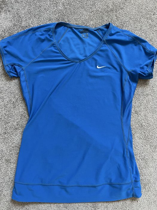 Бюстиета, потници, тениски Nike