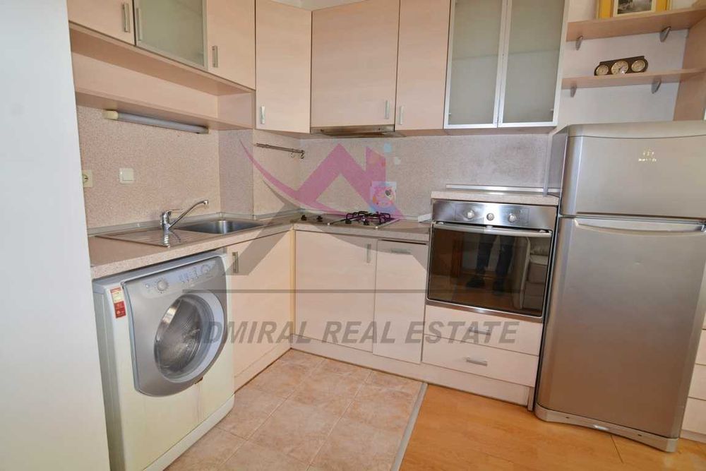 Атрактивен двустаен -Лятно кино