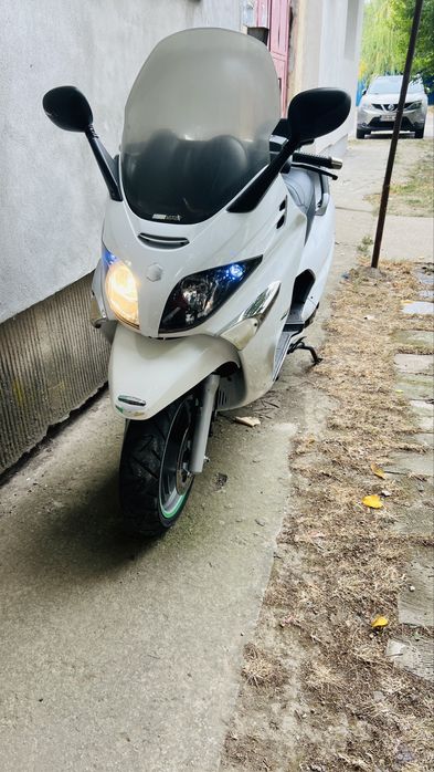 Piaggio X Evo 400