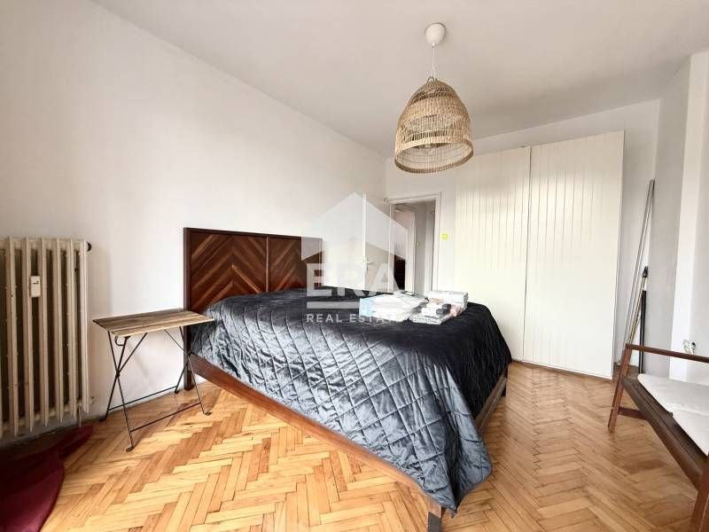 Апартамент до площад "Славейков" и ул. "Раковска"