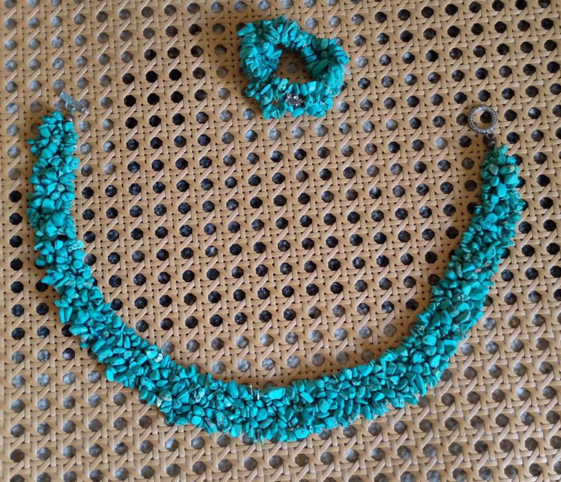 Великолепни колие и гривна естествен тюркоаз