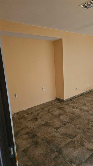 Дава се под наем Офис в Добрич, Център - 121 кв.м за 612 € - Снимка #4