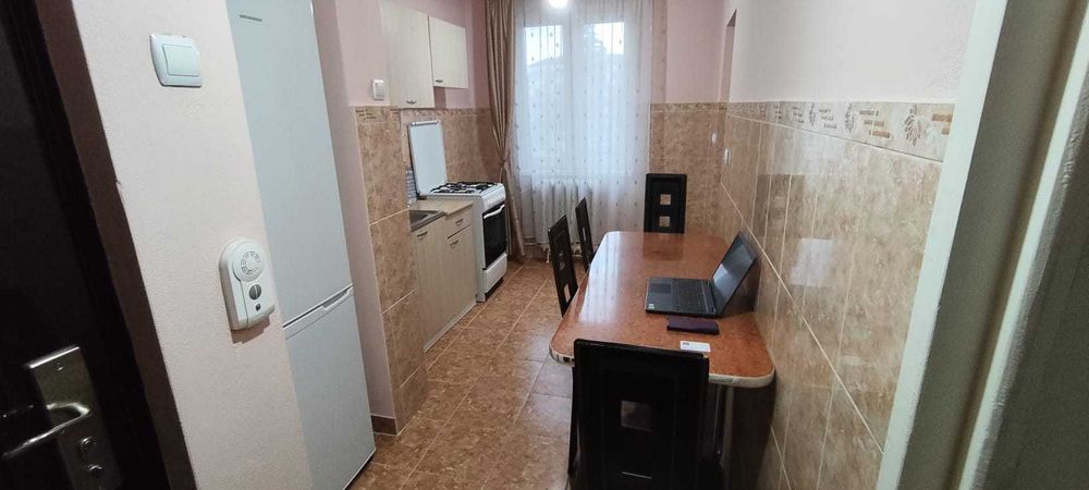 Proprietar, inchiriez apartament 2 camere, zona Rogerius
