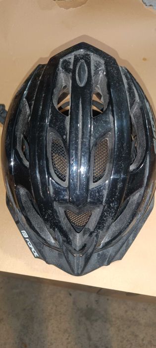 Продават се 2 броя каски за велосипед