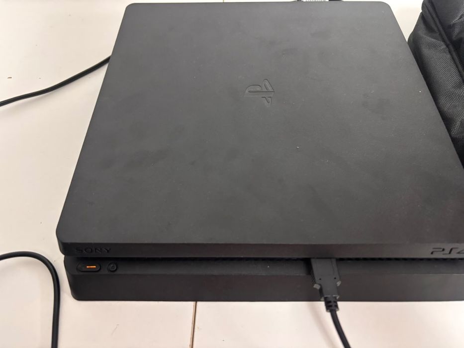 Продам Play station 4