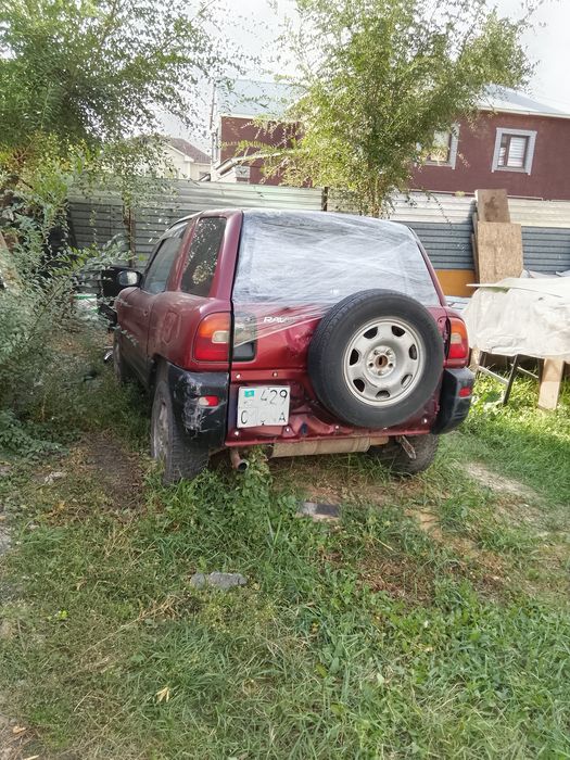 Продам автомобиль Тойота Рав4
