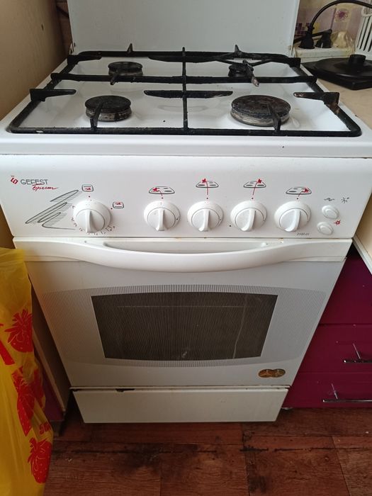 Продам газплиту Гефест.