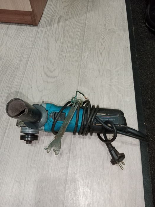 Балгарка не рабочи на запчасть