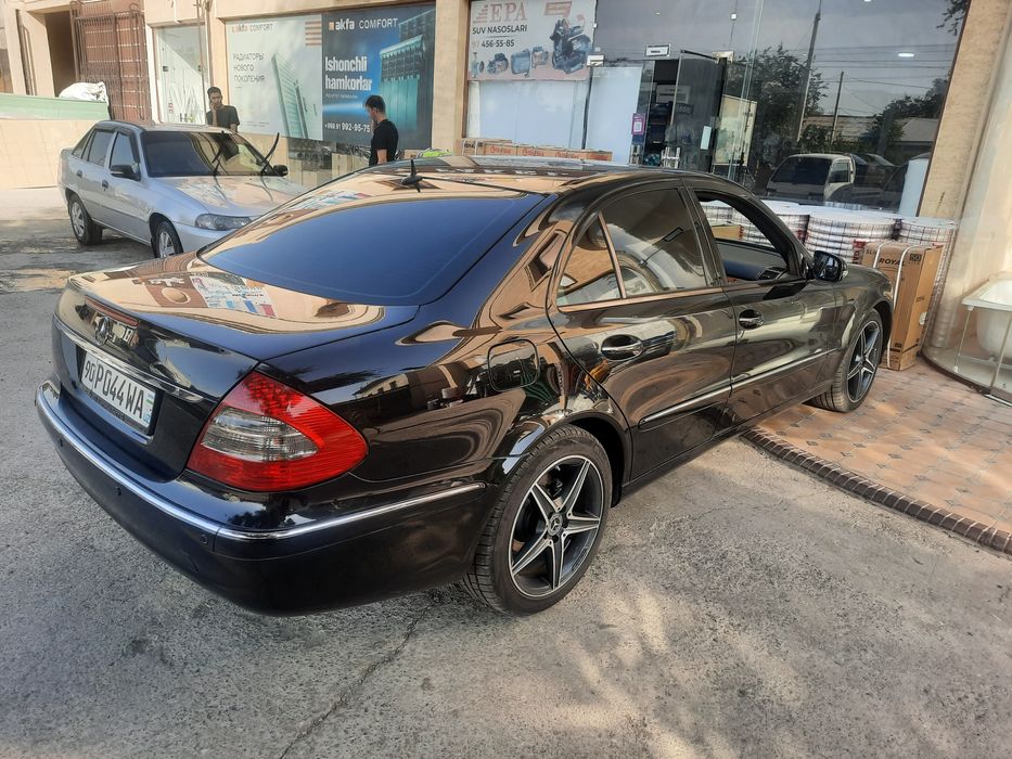 Mercedes-benz w211 e 240 год выпуска 2003