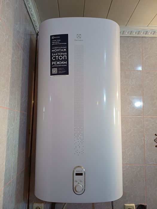 Водонагреватель, Electrolux EWH 100 Gladius 2.0