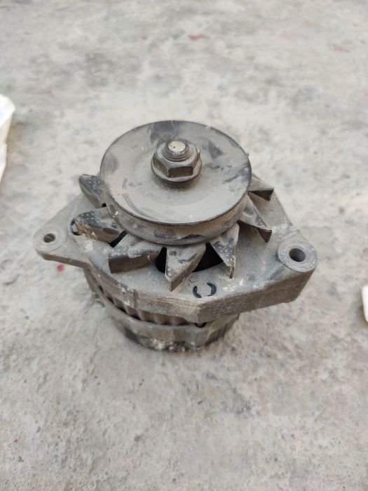 Dinam automabil uchun